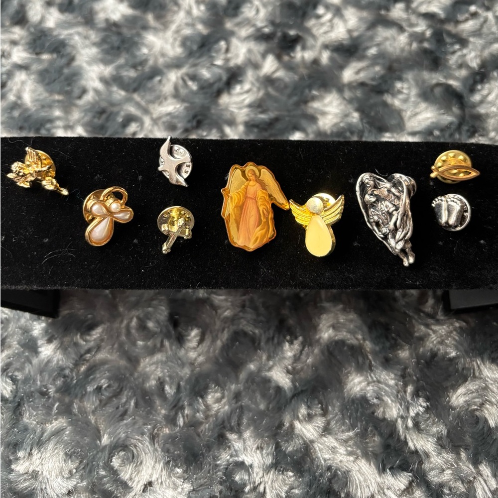 Lot of assorted religious pins